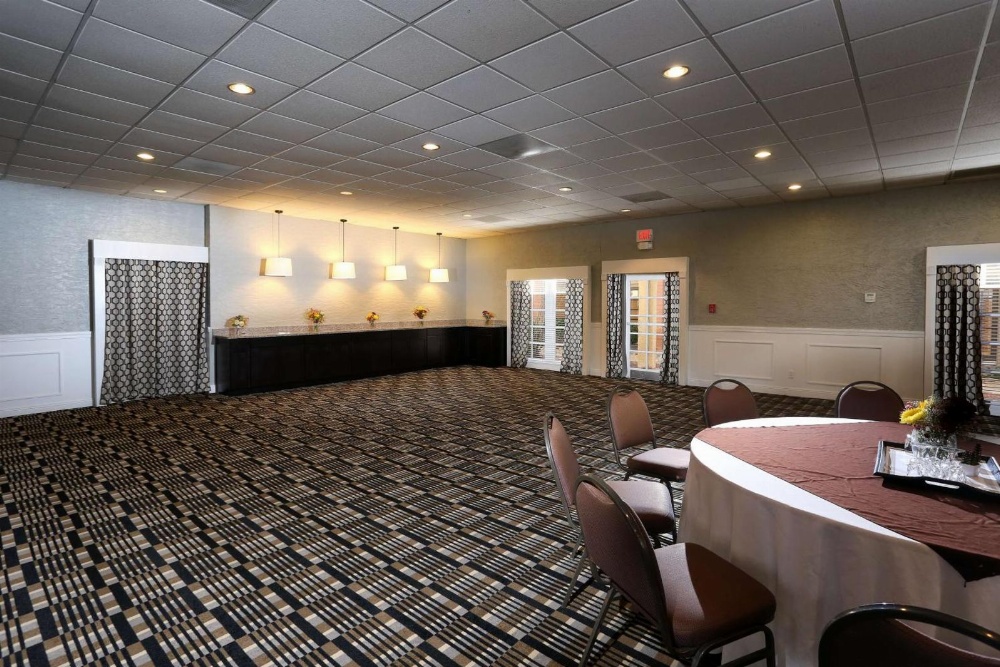 DoubleTree By Hilton Suites Tucson Airport Main image