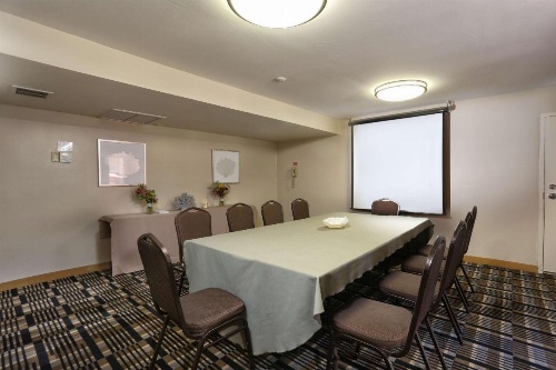DoubleTree By Hilton Suites Tucson Airport image 5